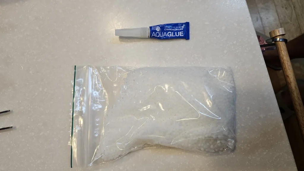 프랙 스테이션 펠릿과 산호 접착제